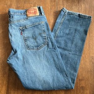 Levi’s Men’s 513 Slim Straight